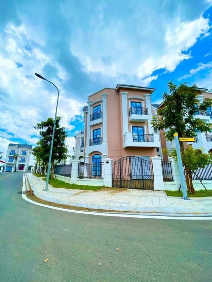 Cần bán căn Villa Song Lập tại Vinhomes Grand Park Quận 9